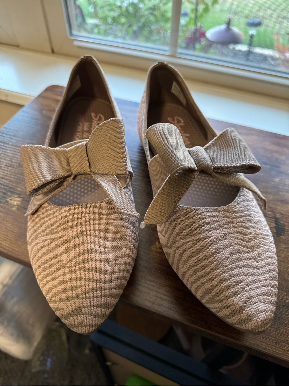 Skechers Wide Fit Memory Foam Knit Bow Pointe Flat Shoes Mocha Tan Size 8.5 W